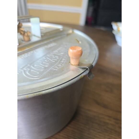 Genuine Whirley Pop Popcorn Maker Popper Stovetop Hand Crank Wooden Handle - Picture 10 of 16